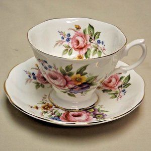Royal Albert Bone China England Floral Pattern Tea Cup and Saucer